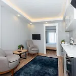 Art Karakoy *