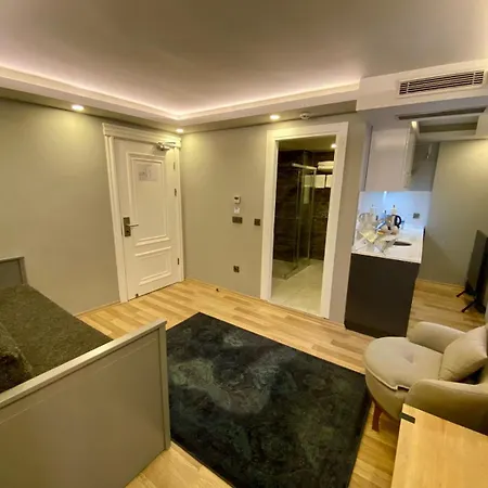 Art Karakoy *